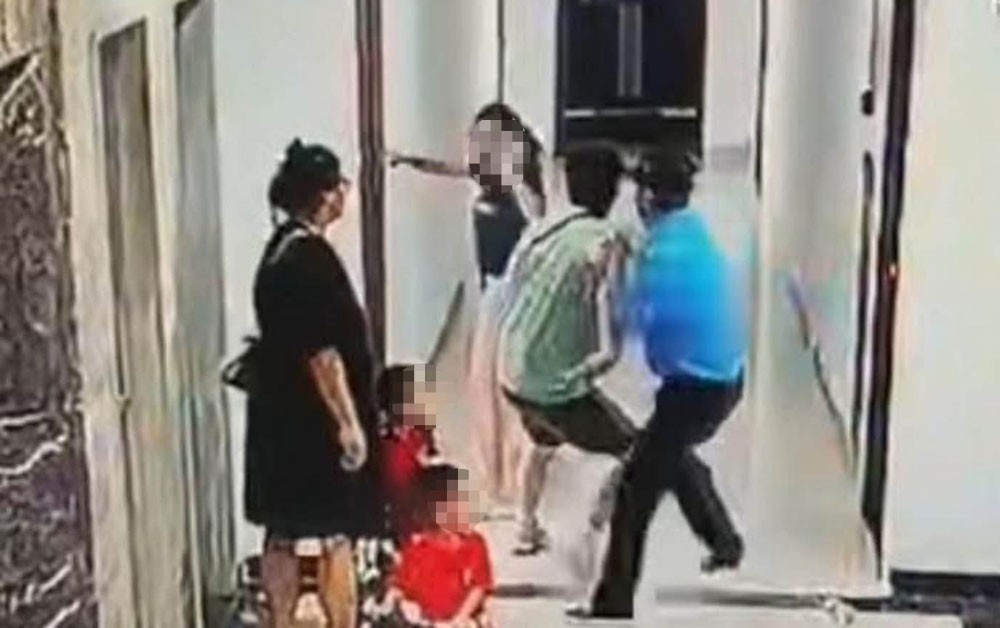 Nam thanh niên đấm, đánh dã man người phụ nữ tại chung cư ở Hà Nội doi-tuong-hanh-hung-phu-nu-da-man-tai-chung-cu