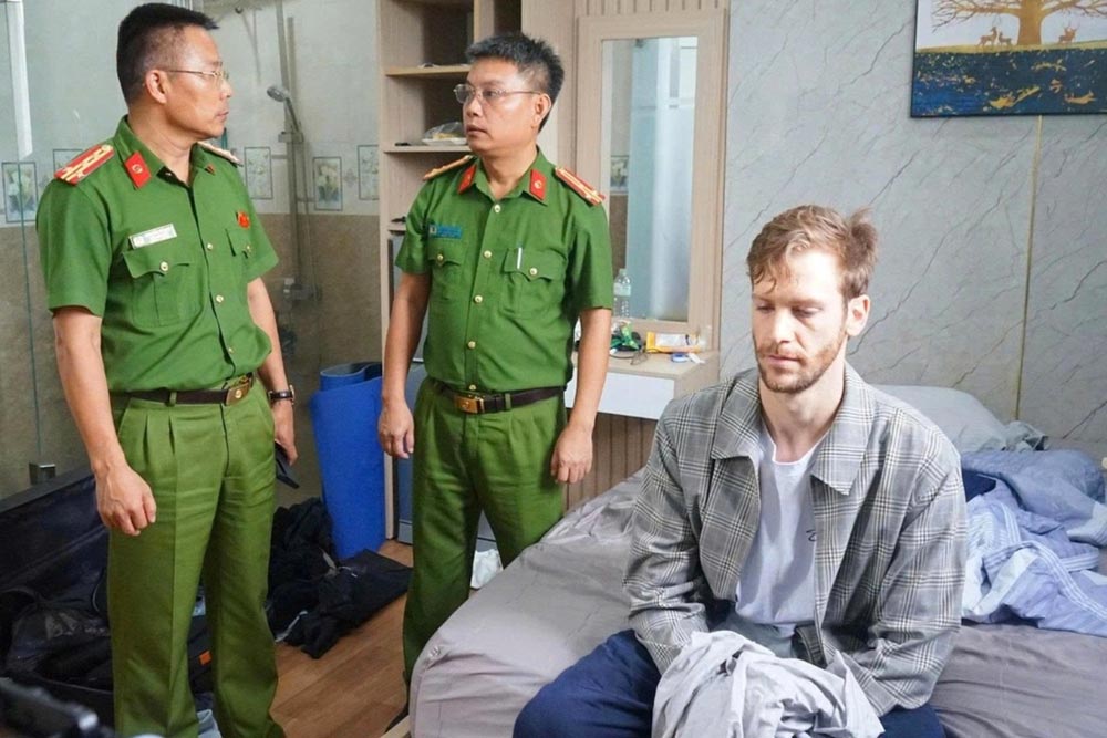 Thấy gì từ vụ cướp tiệm vàng PNJ vừa qua?