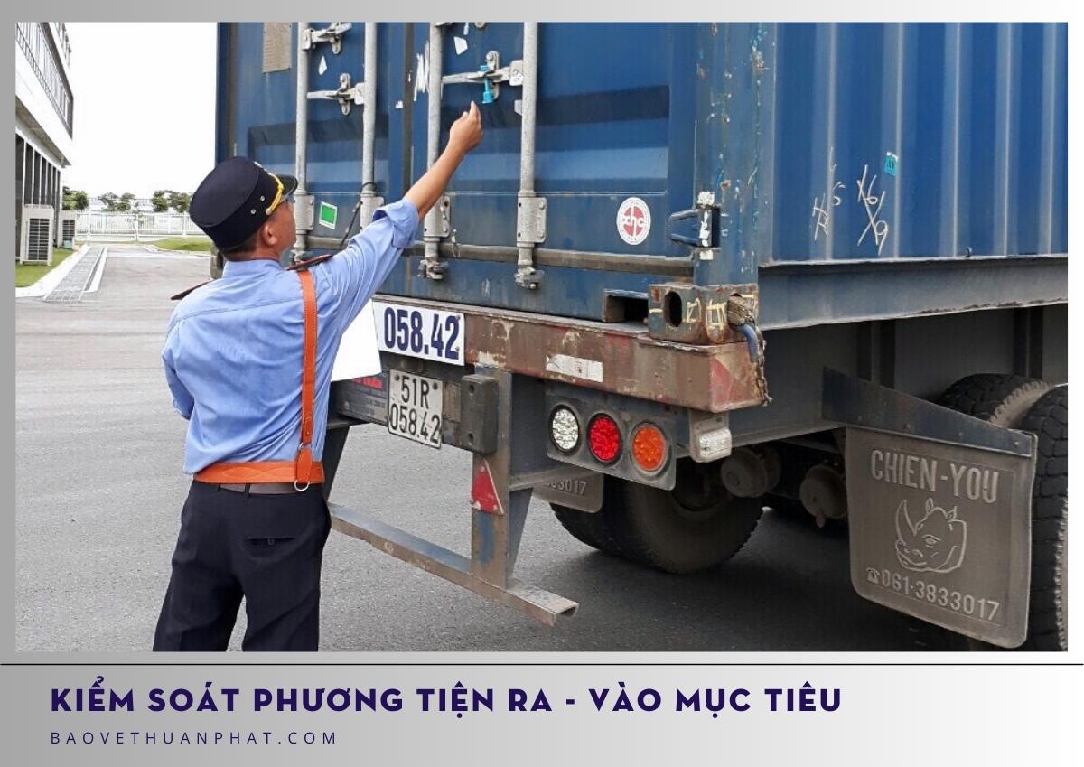kiem soat phuong tien ra vao muc tieu